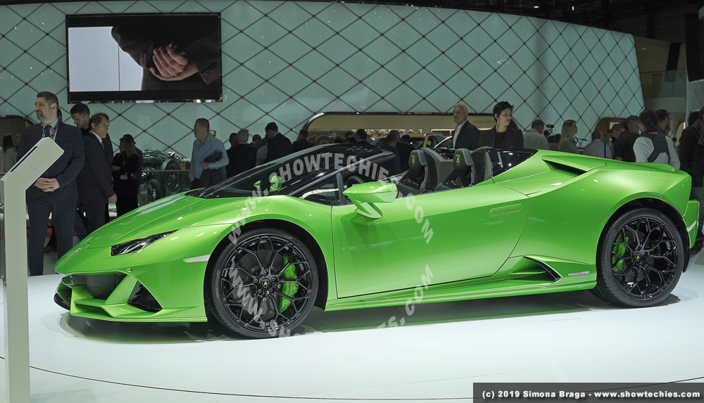 Alcantara interni auto 2019, supercar, Salone di Ginevra