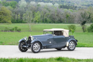 Vista comandi, leve e strumenti cruscotto Bugatti Type 43 del 1928