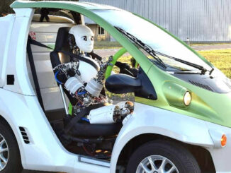 Robot autista alla guida di un'auto