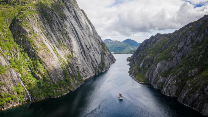 In navigazione alle Lofoten