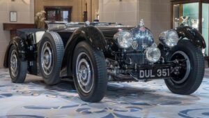 Bugatti Type 57S Corsica 1937 esposta nella rotonda della Royal Automobile Club