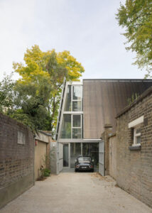 Interni e posto auto Reciprocal House - Gianni Botsford Architects