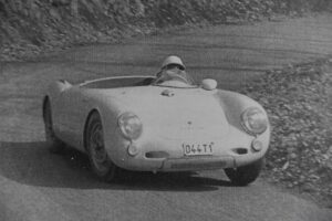 Gilberte Thirion alla guida Porsche 550 RS Spyder del 1956