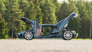 Vista con portelloni tutti aperti Koenigsegg CCXR Prototipo 2006