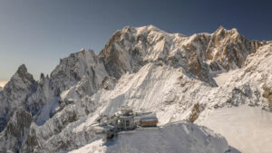 Monte Bianco Skyway - La stazione a forma di cristallo di Punta Helbronner/The Sky a 3466 metri 