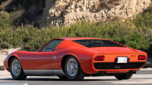 Vista posteriore Lamborghini Miura P400 Coupé del 1967