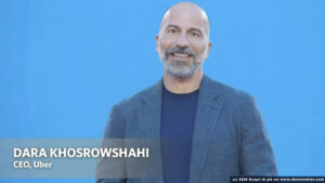 Dara Khosrowshahi, CEO Uber, su palco Sphere durante keynote Delta al CES 2025