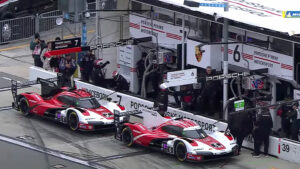 Porsche Team Penske al box